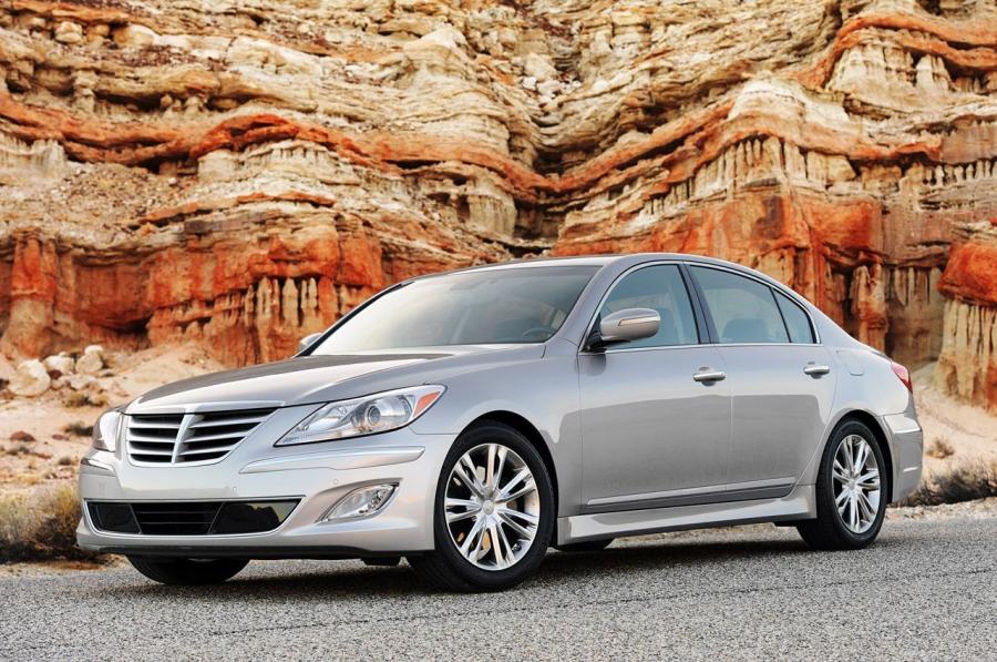  Hyundai Genesis 2012 года  (фото 28 из 73)